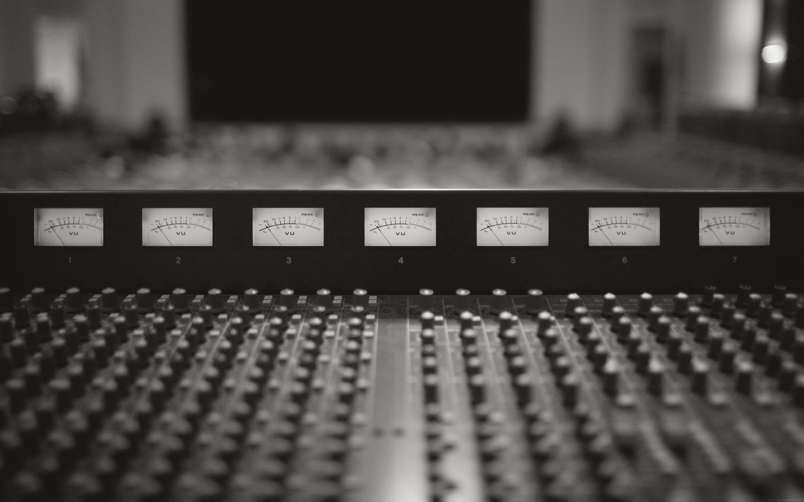 Audio Mixing Console